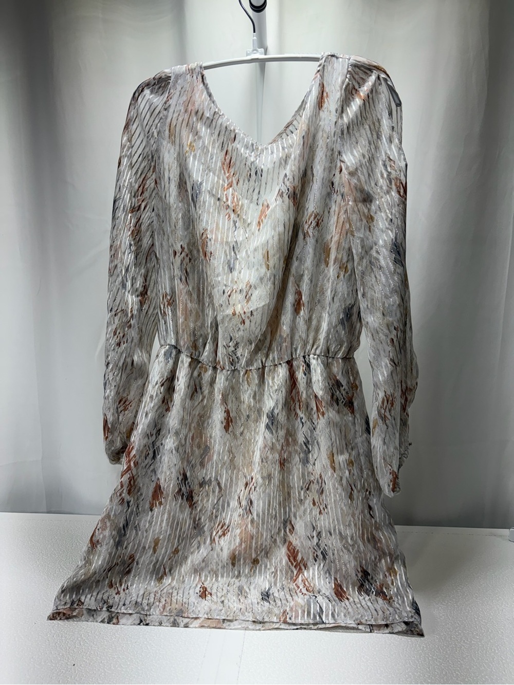 White House Black Market Ivory Long-Sleeve Pleated Tunic with Neutral Print 4363